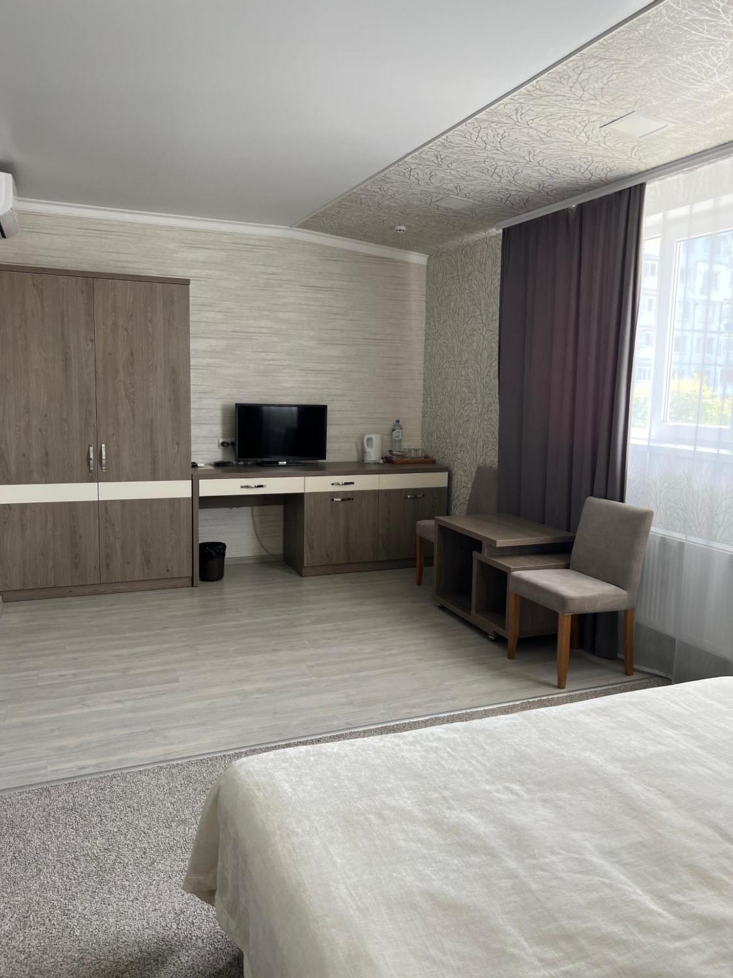 Elite Hotel Balti Exteriör bild